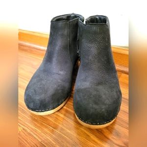 Dansko black leather booties size 39